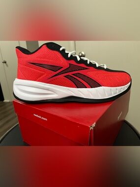 Reebok press Men’s Red and Black Athletic Trainer